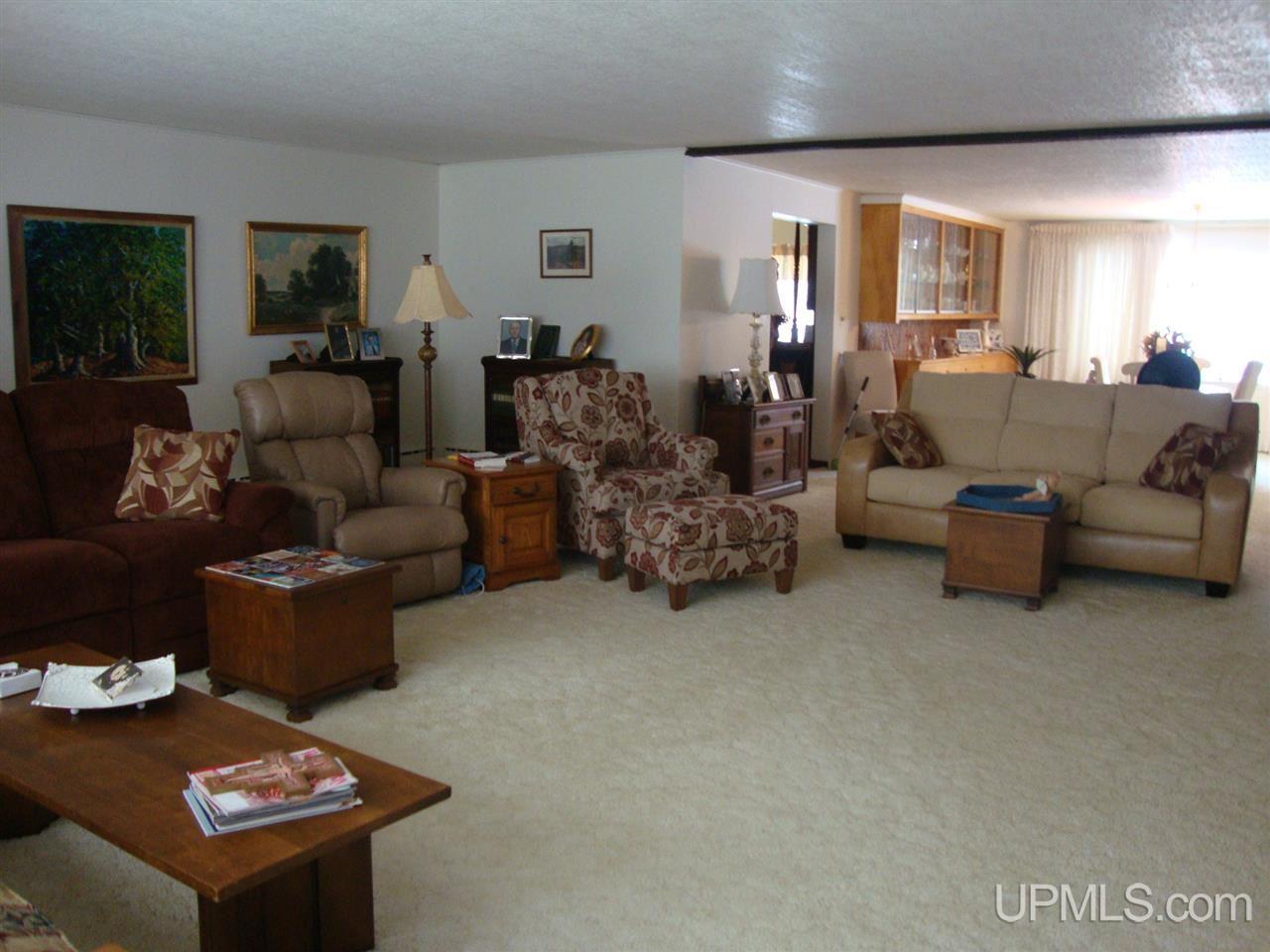 401 8th Street Calumet, MI 49913 - Photo 2 of 36