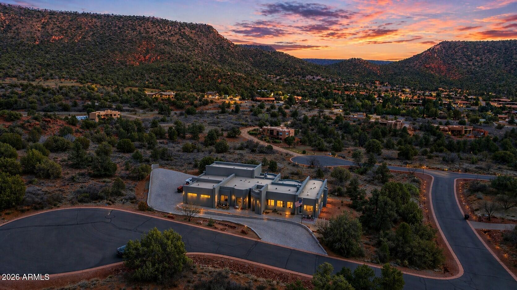 10 Ho Hum Circle Sedona, AZ 86351 - Photo 2 of 45 chat 16