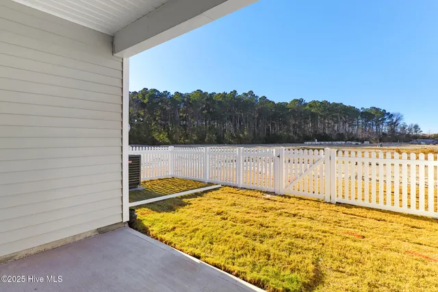 $377,400 | 249 Cline Way, Unit 114 1809 LIVE OAK, Beaufort, NC 28516