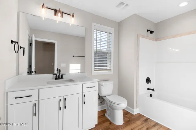 $377,400 | 249 Cline Way, Unit 114 1809 LIVE OAK, Beaufort, NC 28516