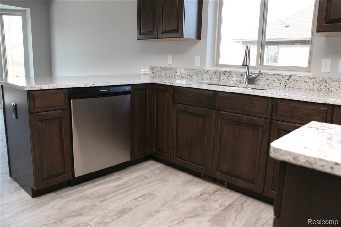 48057 Donner Road New Baltimore, MI 48047 - Photo 37 of 68 IMG_0041.jpg