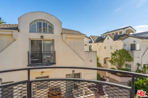 $775,000 | 5107 Coldwater Canyon Avenue, Unit 13, Sherman Oaks, CA 91423