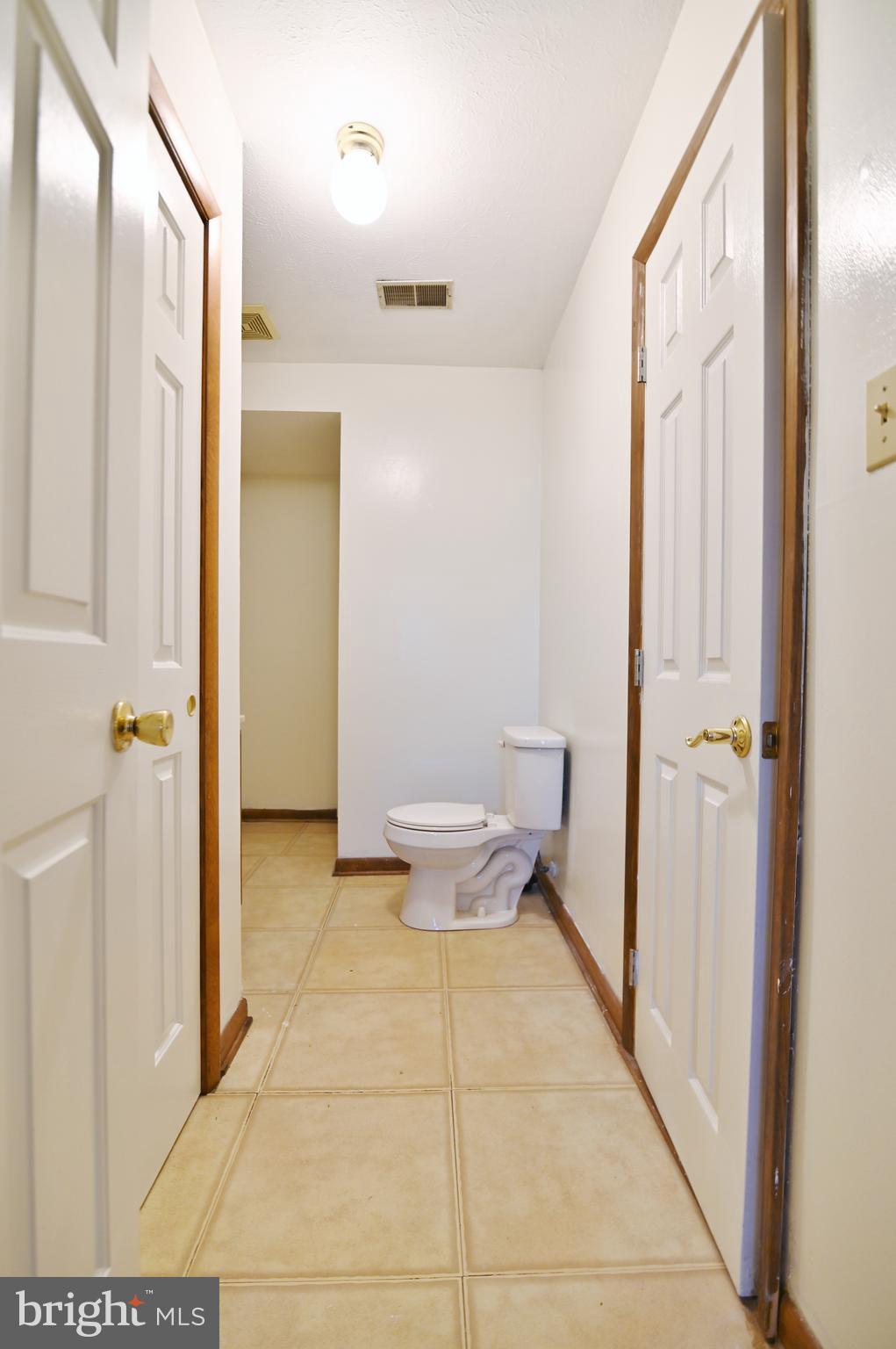 2784 Ridge Hollow Road Edinburg, VA 22824 - Photo 47 of 60 In-Law Suite Closet, Bathroom, Walk-In Shower