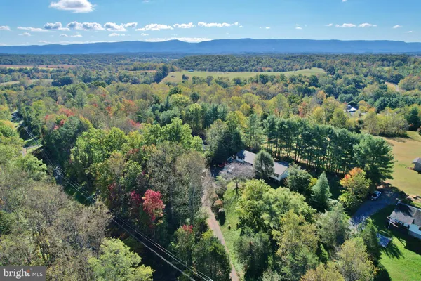$434,000 | 2784 Ridge Hollow Road, Edinburg, VA 22824