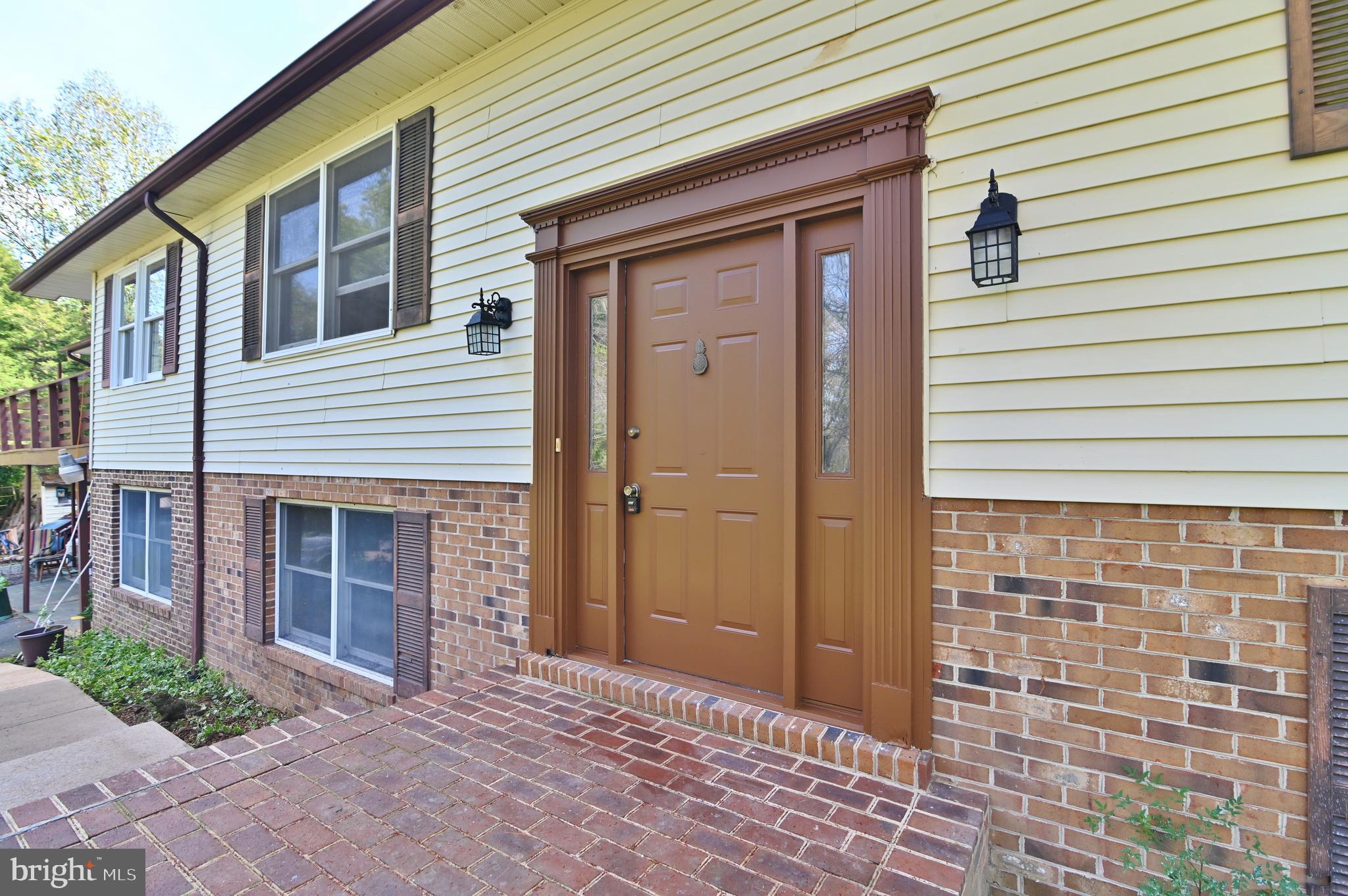 2784 Ridge Hollow Road Edinburg, VA 22824 - Photo 6 of 60 a view of front door of house
