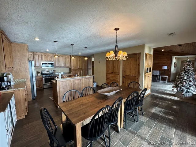 $1,100,000 | 43 Arrowhead Beach Road, Lake Ozark, MO 65049