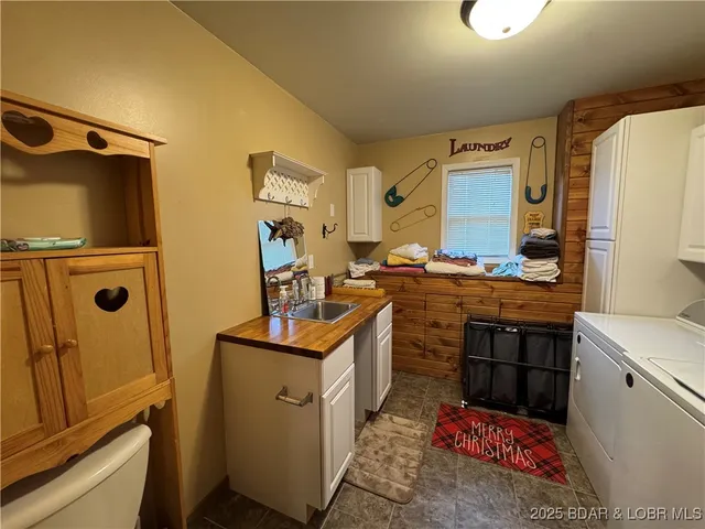 $1,100,000 | 43 Arrowhead Beach Road, Lake Ozark, MO 65049