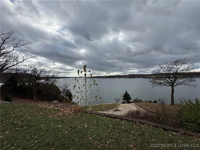 $1,100,000 | 43 Arrowhead Beach Road, Lake Ozark, MO 65049