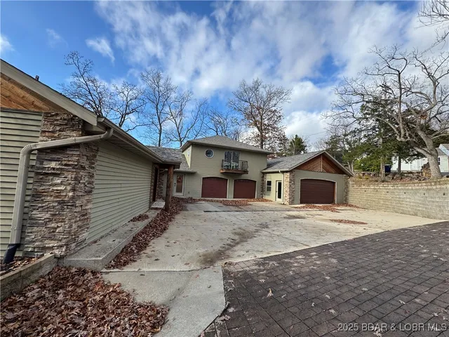 $1,100,000 | 43 Arrowhead Beach Road, Lake Ozark, MO 65049