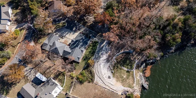 $1,100,000 | 43 Arrowhead Beach Road, Lake Ozark, MO 65049