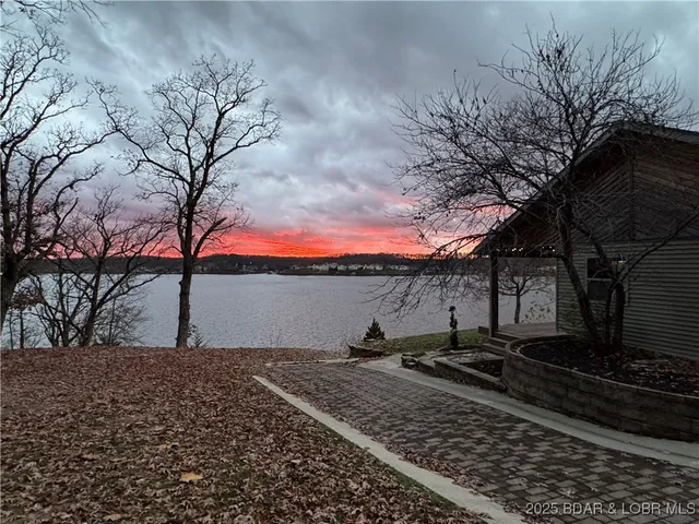 $1,100,000 | 43 Arrowhead Beach Road, Lake Ozark, MO 65049