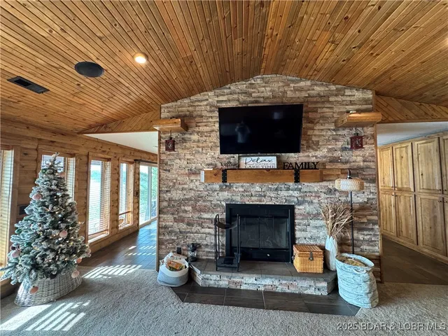 $1,100,000 | 43 Arrowhead Beach Road, Lake Ozark, MO 65049