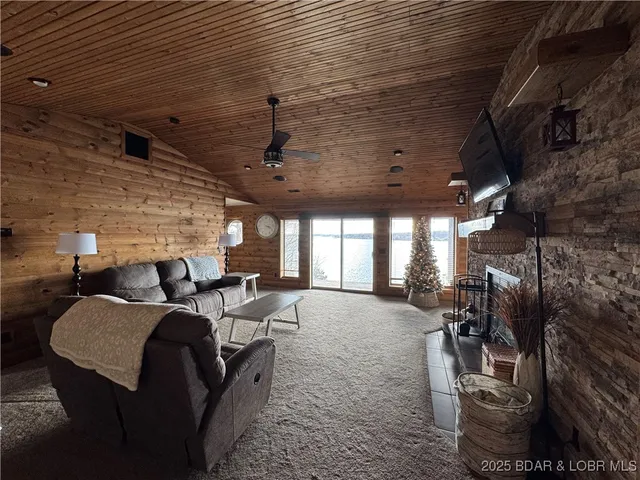 $1,100,000 | 43 Arrowhead Beach Road, Lake Ozark, MO 65049