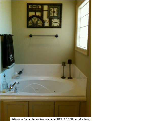 10809 Springtree Avenue Baton Rouge, LA 70810 - Photo 3 of 15 Gallery Image 3