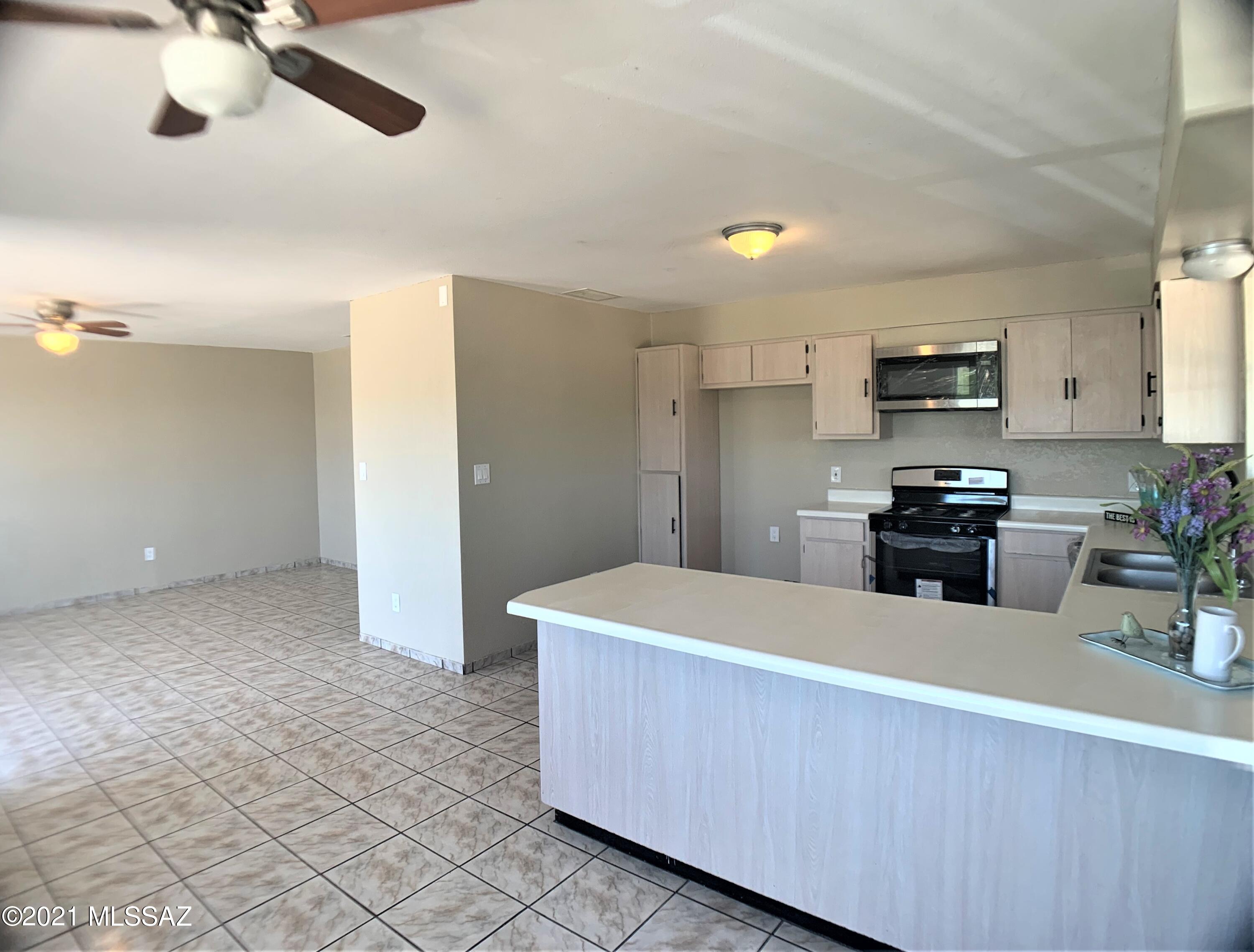 580 Ruben Court Rio Rico, AZ 85648 - Photo 7 of 27