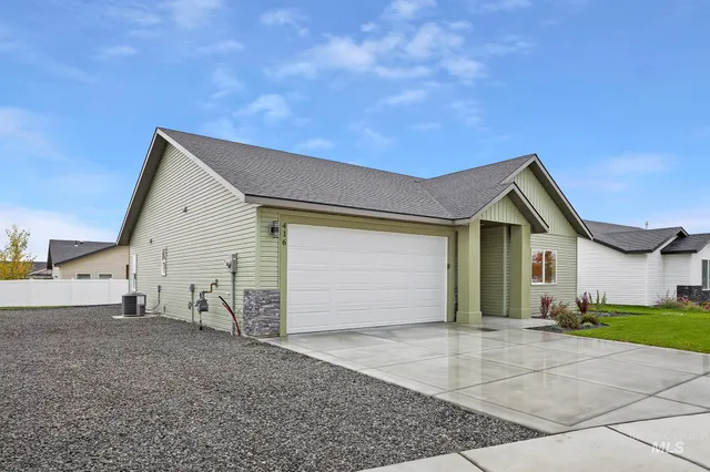 $364,900 | 416 Rock Dove Loop, Twin Falls, ID 83301