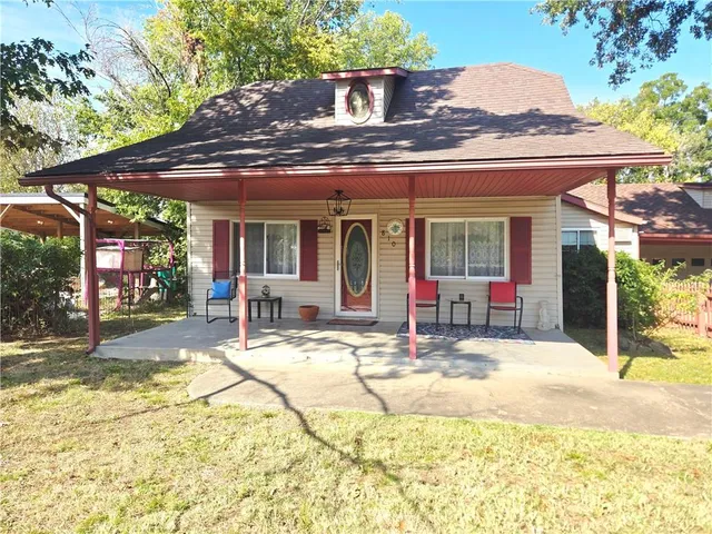 $130,000 | 810 West Pine Street, Cherokee, KS 66724