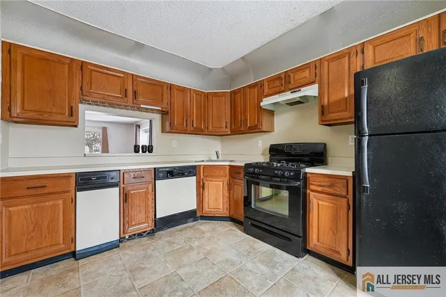 $2,400 | 8 Marsh Court, Unit 665, Lawrence Township, NJ 08648