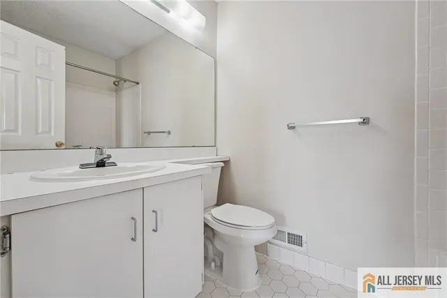 $2,400 | 8 Marsh Court, Unit 665, Lawrence Township, NJ 08648