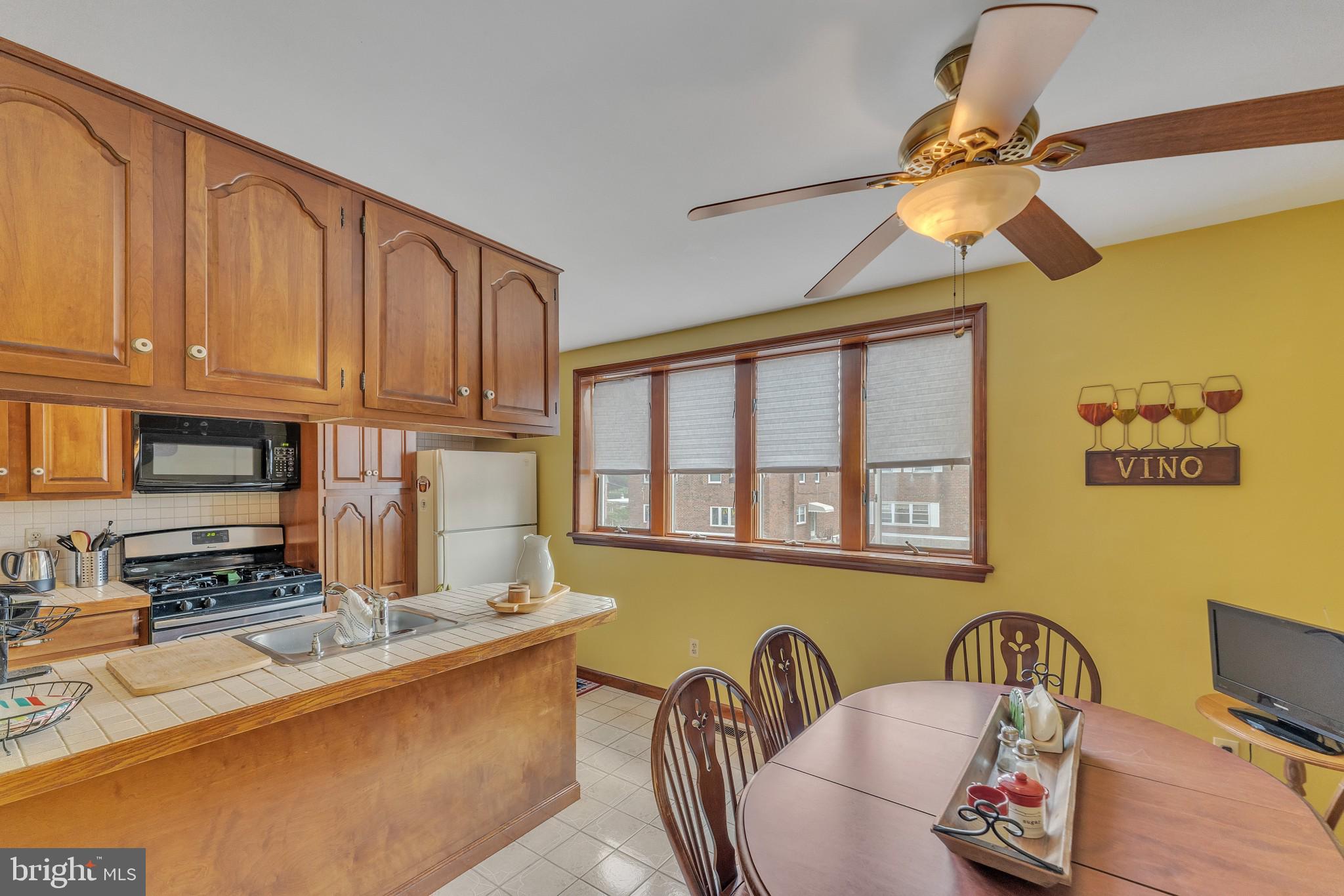 7407 Hill Road Philadelphia, PA 19128 - Photo 11 of 68 Gallery Image 11