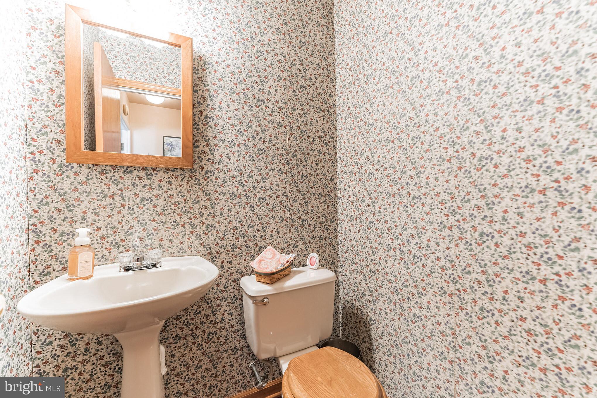 7407 Hill Road Philadelphia, PA 19128 - Photo 24 of 68 Gallery Image 24