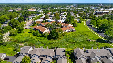 $340,000 | 375 Juniper Tree Court, Hoffman Estates, IL 60169