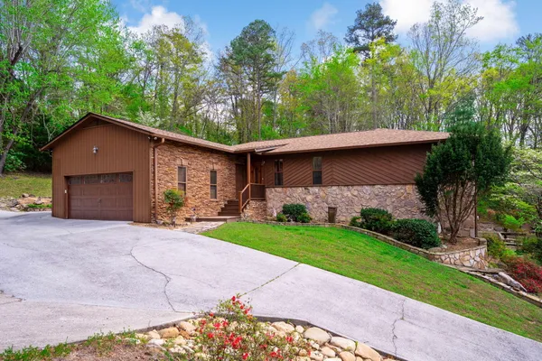 $637,500 | 5248 Donlyn Lane, Hixson, TN 37343