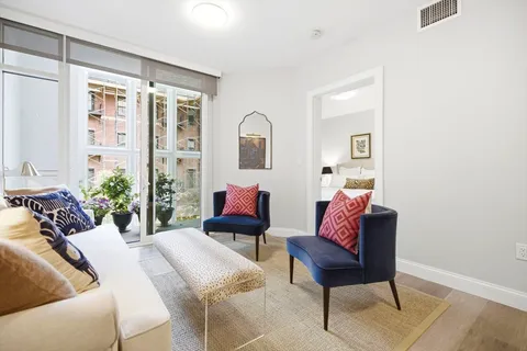 $715,000 | 771 Harrison Avenue, Unit 303, Boston, MA 02118