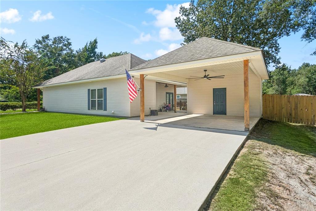 1605 Labarre Street Mandeville, LA 70448 - Photo 2 of 16