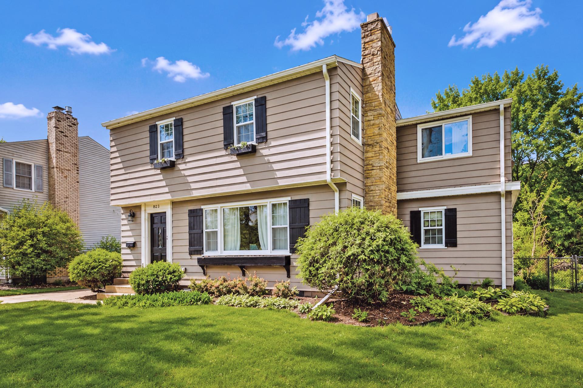823 Memorial Parkway Southwest Rochester, MN 55902 - Photo 1 of 34