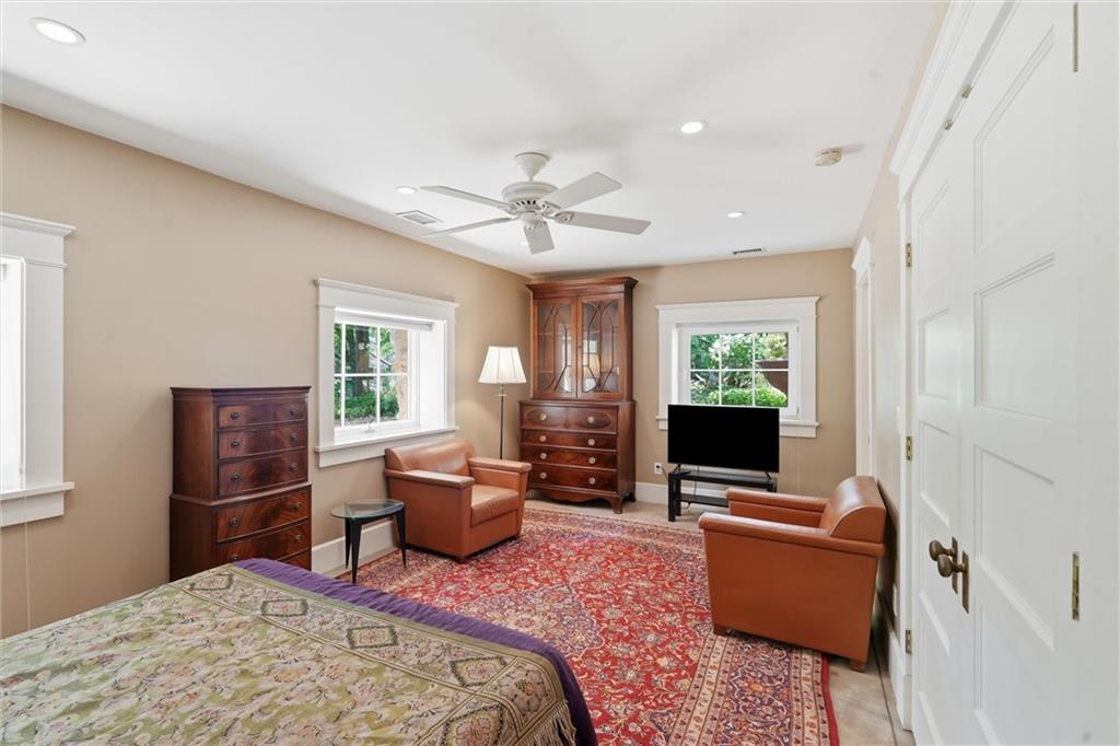 4708 Rockhill Road Kansas City, MO 64110 - Photo 25 of 48