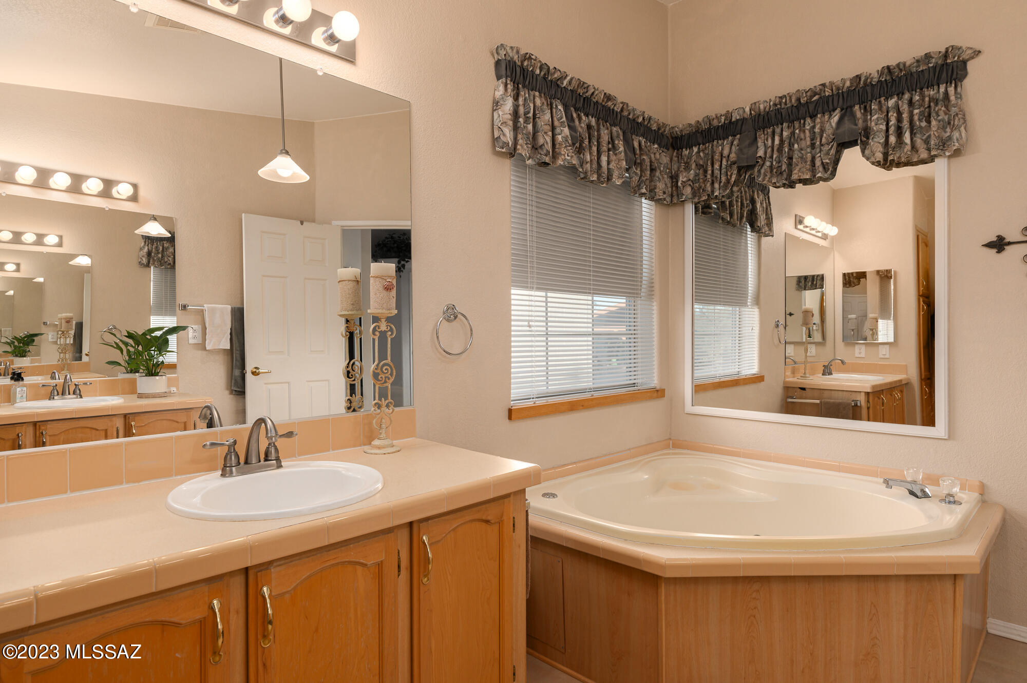 13561 Cortel Road Tucson, AZ 85736 - Photo 24 of 37 Gallery Image 24
