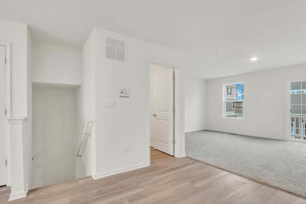 340 Basin Ct Street St. Charles, IL 60174 - Photo 11 of 29 a view of an empty room