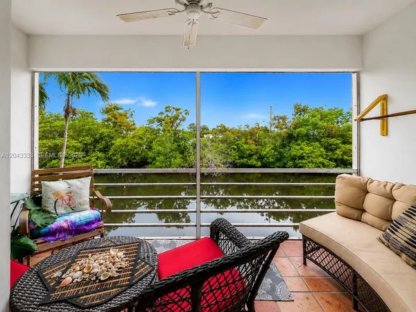 $217,000 | 1400 Northeast 57th Court, Unit 207, Fort Lauderdale, FL 33334