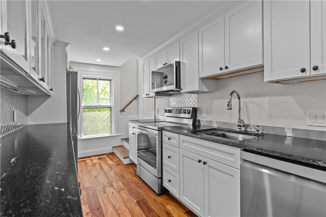 4 Red Cross Avenue, Unit 4 Newport, RI 02840 - Photo 29 of 40