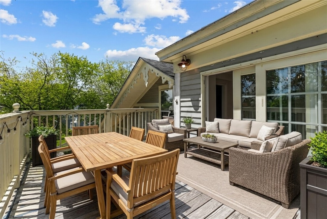 4 Red Cross Avenue, Unit 4 Newport, RI 02840 - Photo 38 of 40 *digitally staged*