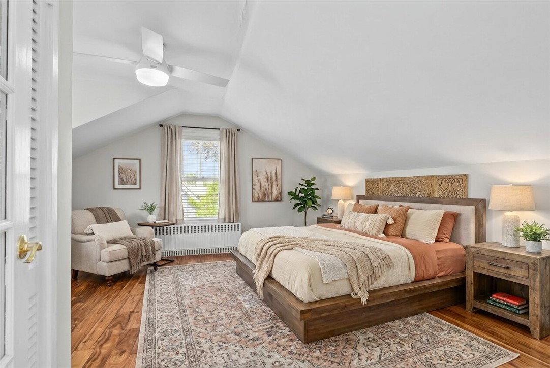 4 Red Cross Avenue, Unit 4 Newport, RI 02840 - Photo 9 of 40 *digitally staged*