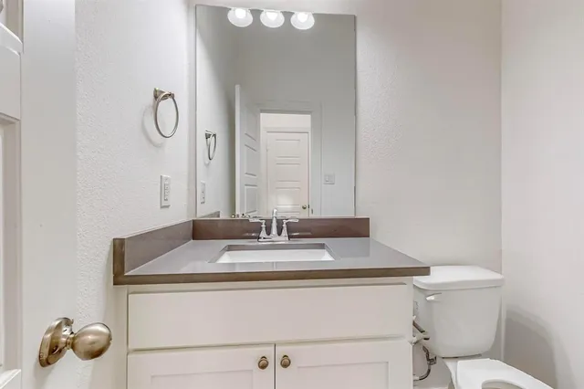 $2,600 | 356 Buck Ridge Drive, Frisco, TX 75068