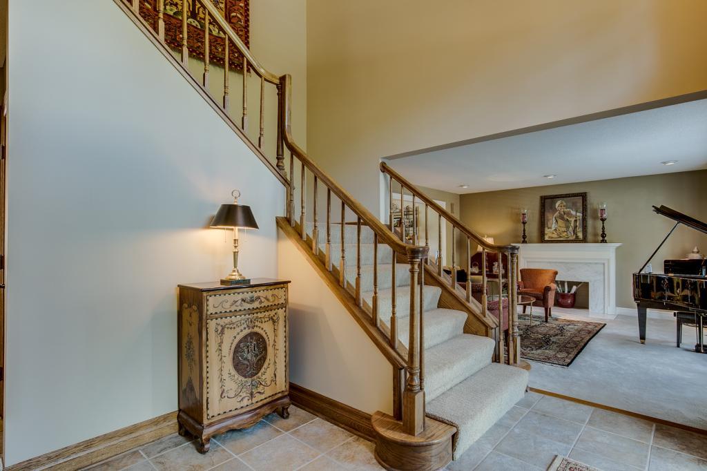 10827 Mt Curve Road Eden Prairie, MN 55347 - Photo 5 of 30