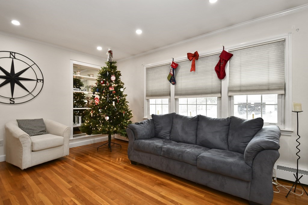12 Chevy Chase Road Worcester, MA 01606 - Photo 3 of 24 Gallery Image 3