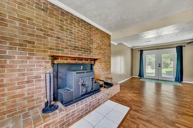 a view of livingroom with furniture and window