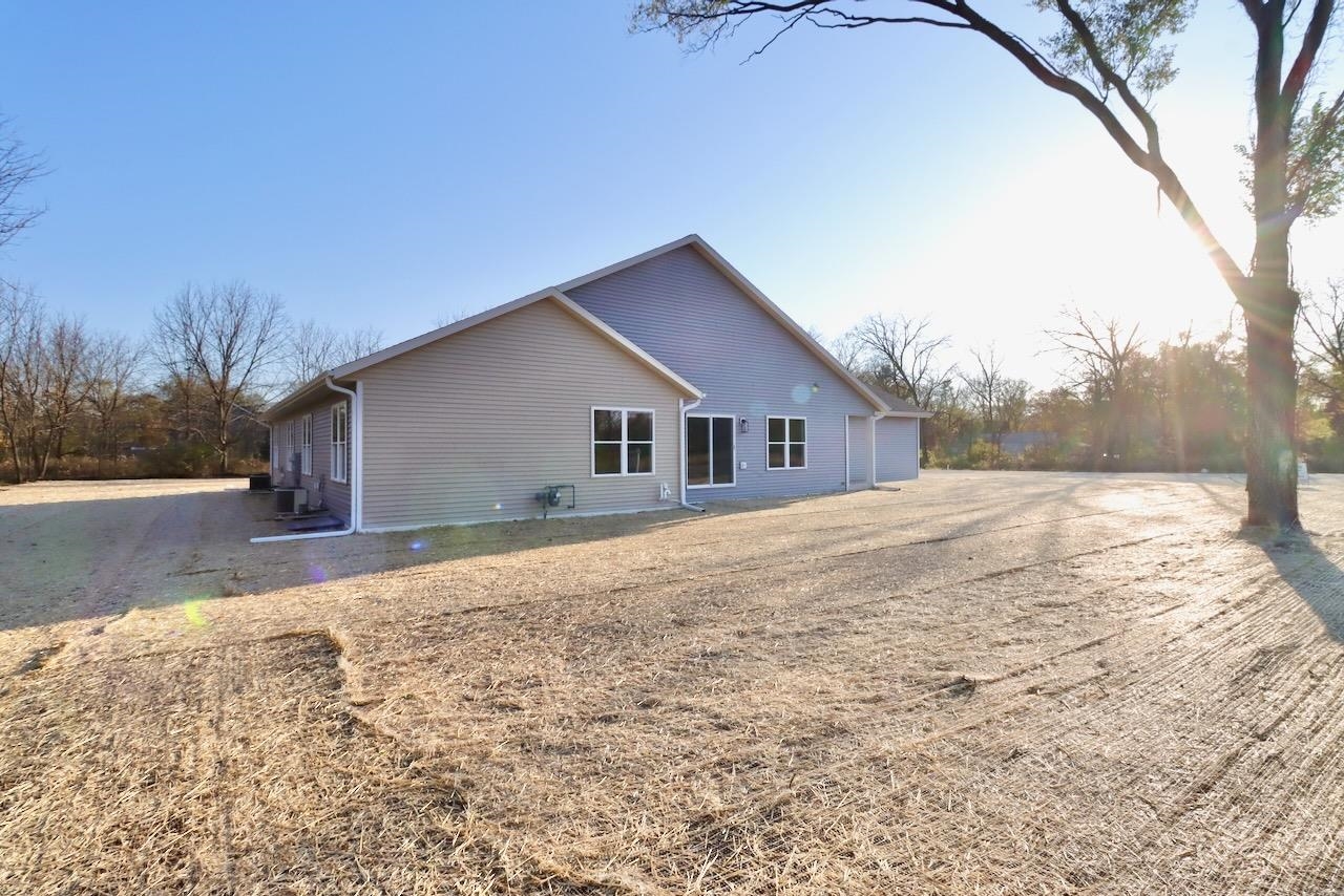 2243 South Haborn Beloit, WI 53511 - Photo 16 of 18