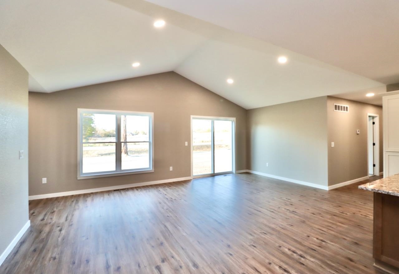 2243 South Haborn Beloit, WI 53511 - Photo 4 of 18