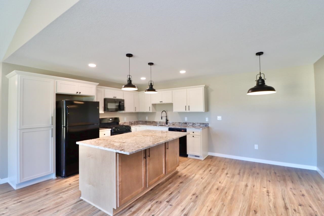 2243 South Haborn Beloit, WI 53511 - Photo 5 of 18