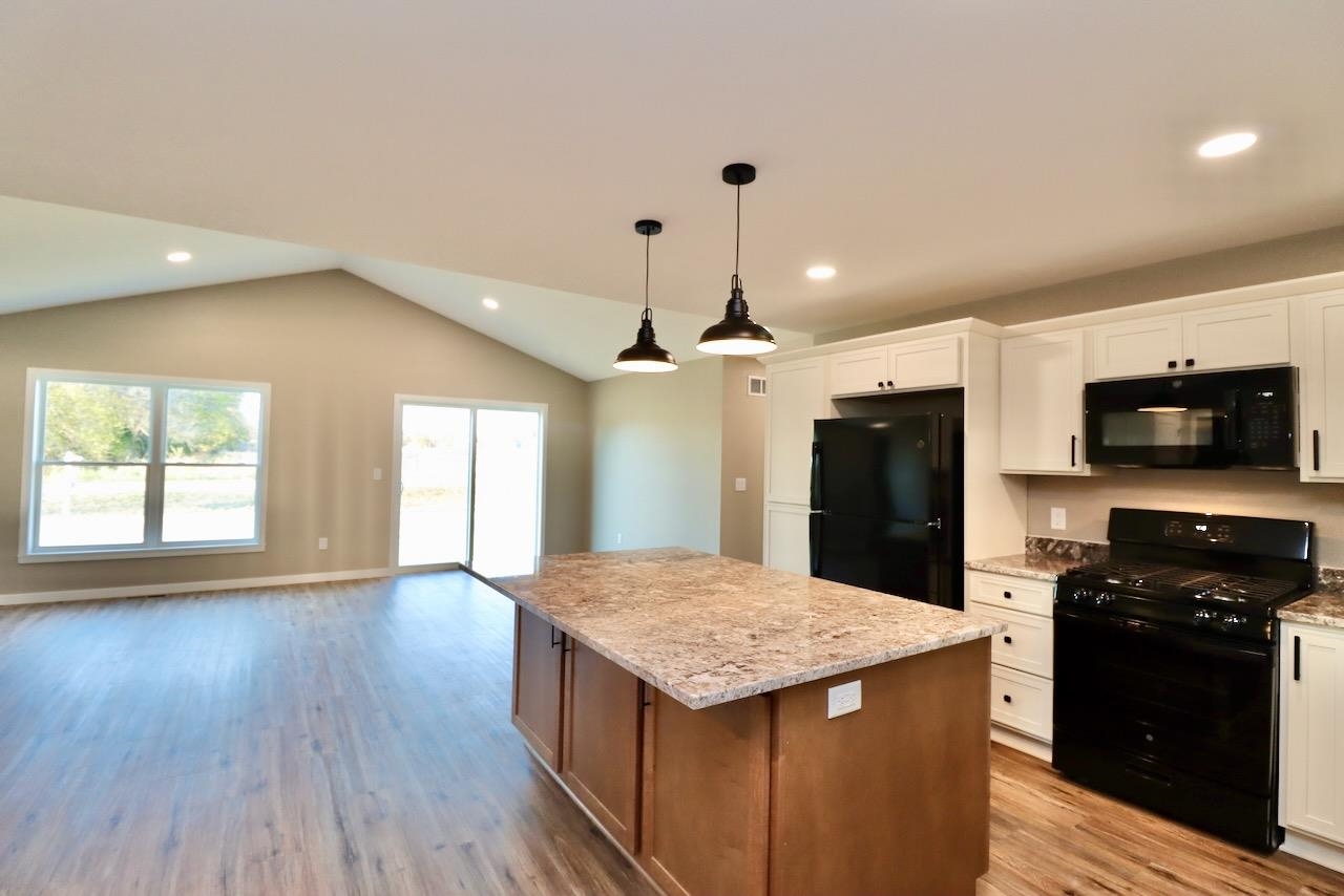 2243 South Haborn Beloit, WI 53511 - Photo 7 of 18