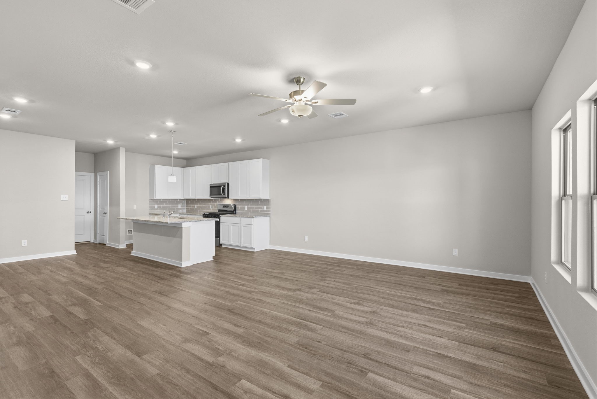 3631 Atlas Pt Lane Angleton, TX 77515 - Photo 12 of 35