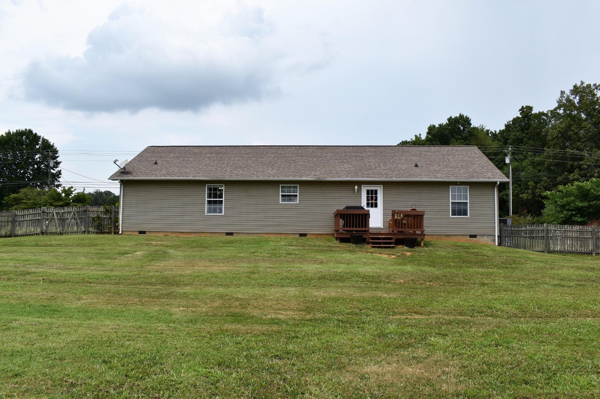 5124 Morganton Road Greenback, TN 37742 - Photo 3 of 23 a front view of a house with a garden