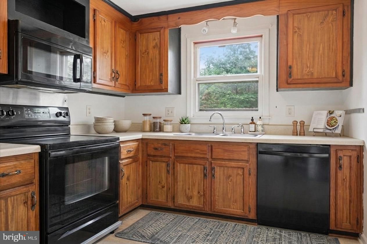 10405 Gordon Road Spotsylvania, VA 22553 - Photo 2 of 25 This photo is virtually staged.
