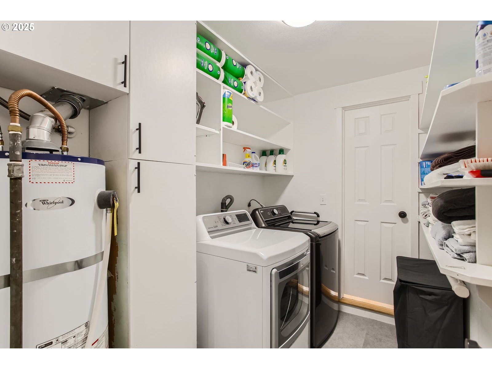 6121 Southwest Wilbard Street Portland, OR 97219 - Photo 24 of 28 a utility room with dryer and washer