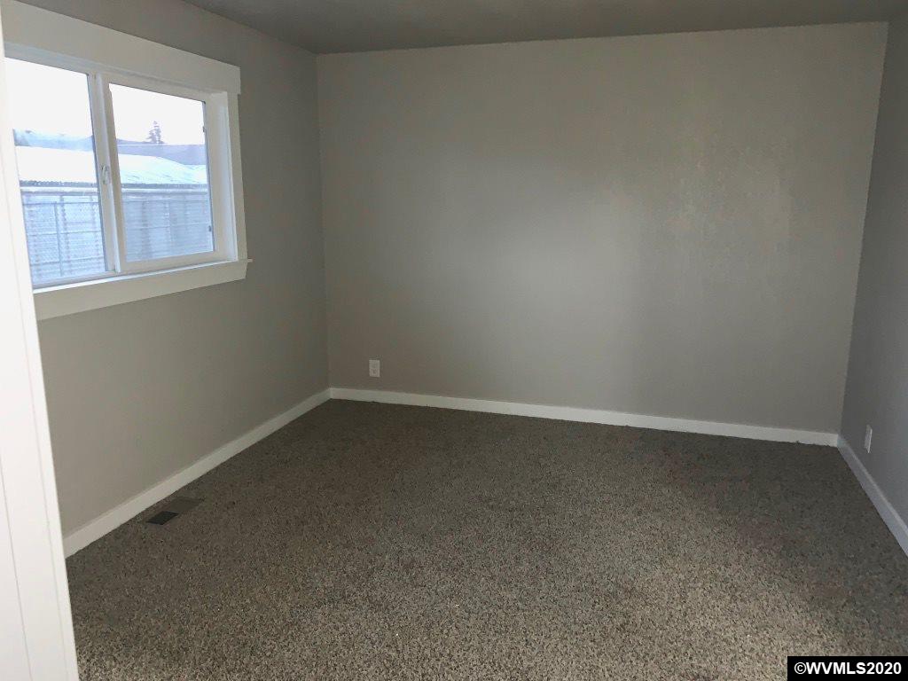 1255 Hemlock Loop Independence, OR 97351 - Photo 12 of 14 Gallery Image 12